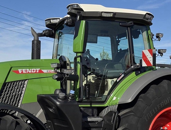 Fendt 832 5 of 9