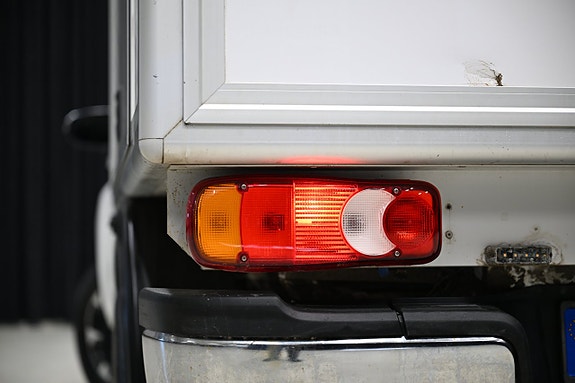 Toyota HiLux 11 of 30