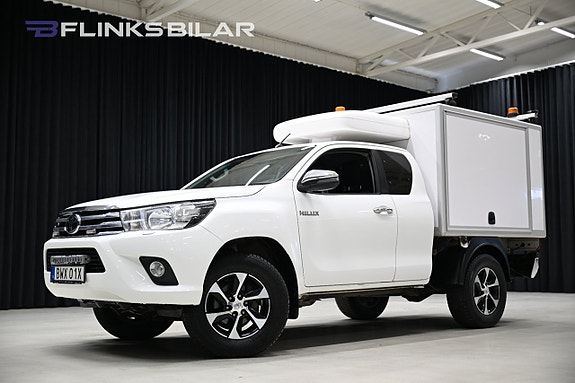 Toyota HiLux 2 of 30