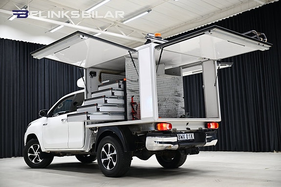 Toyota HiLux 9 of 30