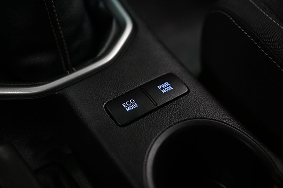 Toyota HiLux 24 of 30