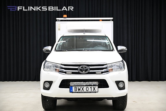 Toyota HiLux 16 of 30