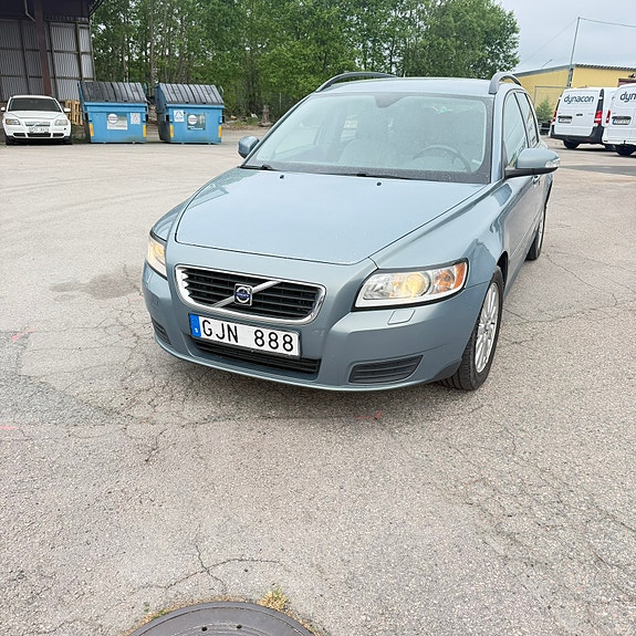 Volvo V50 4 of 9