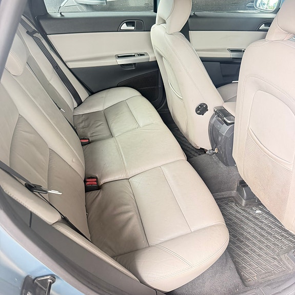 Volvo V50 9 of 9