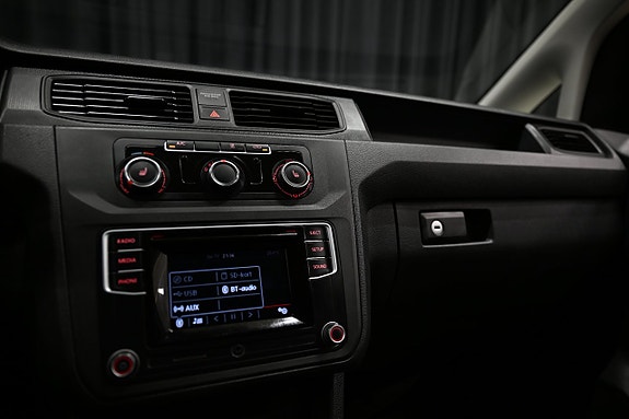Volkswagen Caddy Maxi 23 of 26