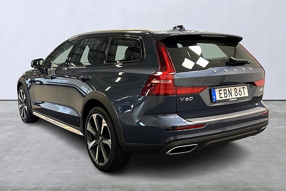 Volvo V60 Cross Country 4 of 28