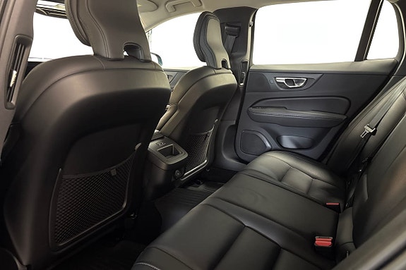 Volvo V60 Cross Country 12 of 28