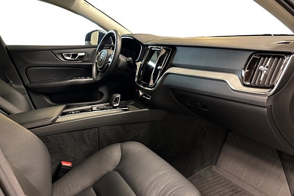 Volvo V60 Cross Country 10 of 28