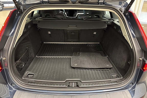 Volvo V60 Cross Country 13 of 28