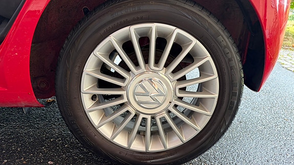 Volkswagen UP! 9 of 11
