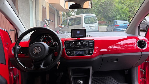 Volkswagen UP! 8 of 11