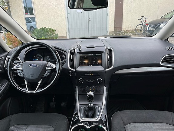 Ford Galaxy 12 of 16