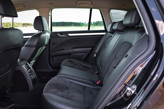 Skoda Superb 8 of 11