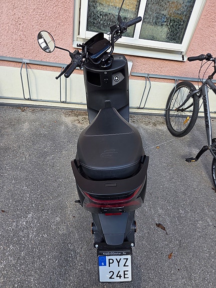 Drax Elmoped 2 of 8