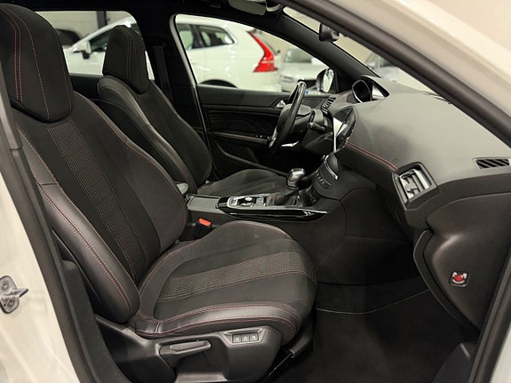 Peugeot 308 SW 12 of 25