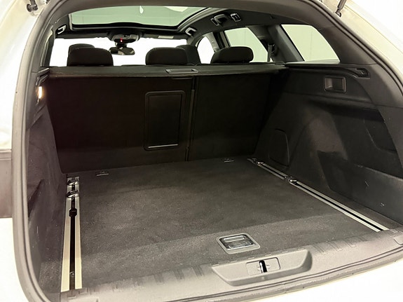 Peugeot 308 SW 23 of 25