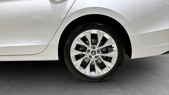 Skoda Superb 6 of 12