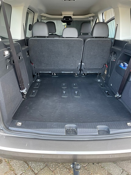 Volkswagen Caddy Maxi 7 of 8