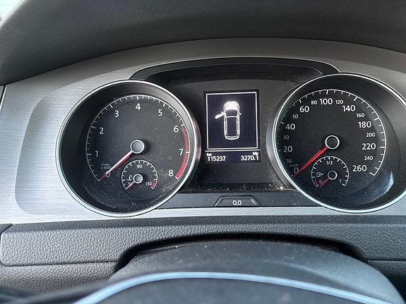 Volkswagen Golf VII 2 of 3