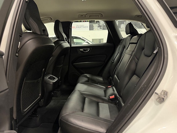 Volvo XC60 12 of 27