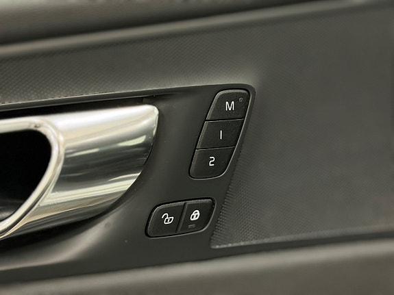 Volvo XC60 27 of 27