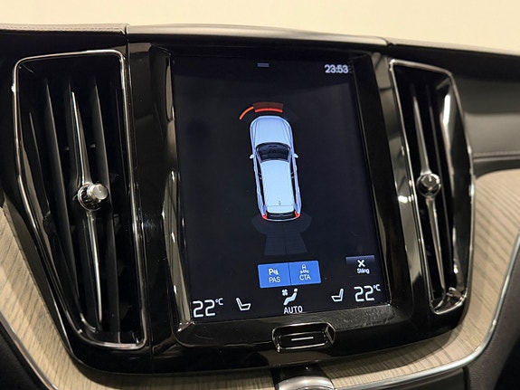 Volvo XC60 18 of 27