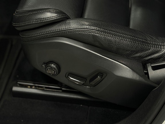Volvo XC60 13 of 27