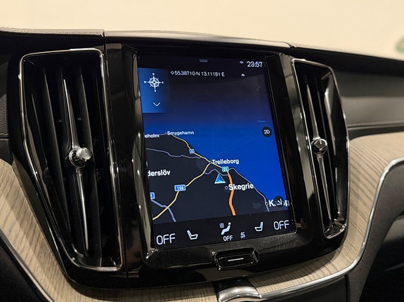 Volvo XC60 14 of 27
