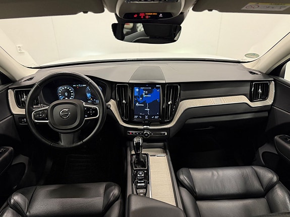 Volvo XC60 9 of 27