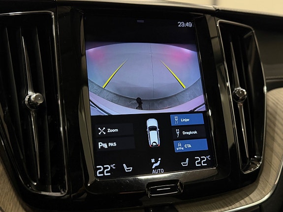 Volvo XC60 17 of 27