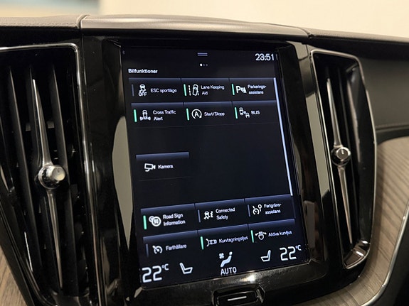 Volvo XC60 15 of 27