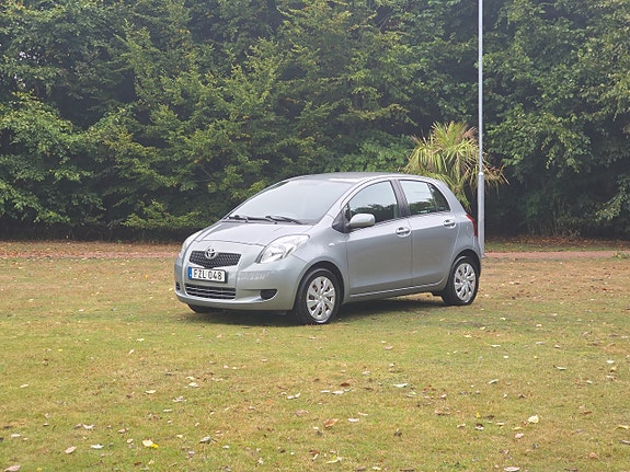 Toyota Yaris 16 of 22