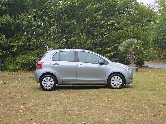 Toyota Yaris 6 of 22