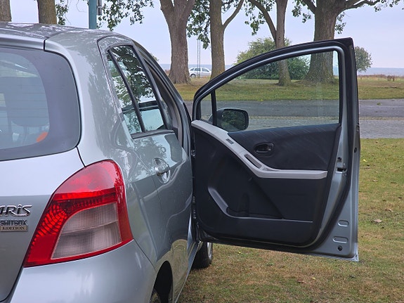 Toyota Yaris 20 of 22