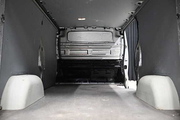 Opel Vivaro 9 of 23
