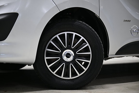 Opel Vivaro 2 of 23
