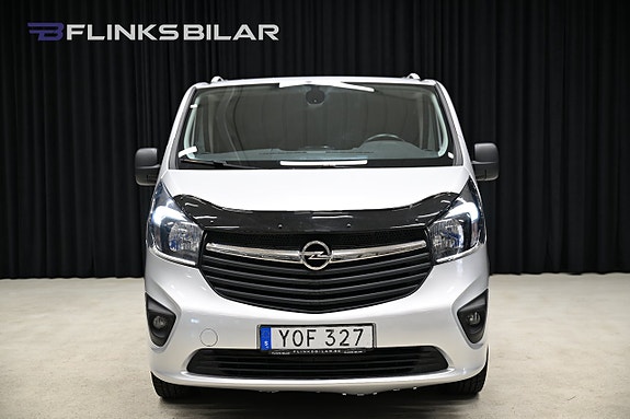 Opel Vivaro 12 of 23