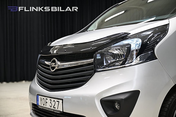 Opel Vivaro 13 of 23