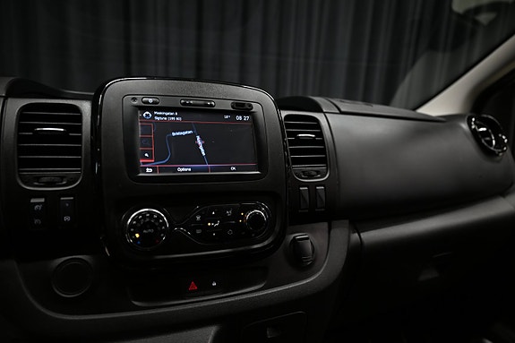 Opel Vivaro 18 of 23