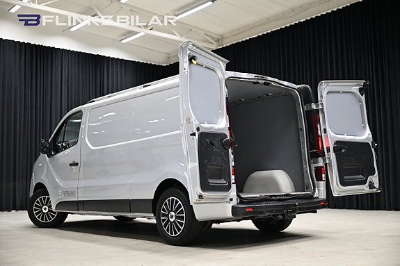 Opel Vivaro 8 of 23