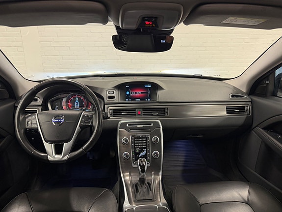 Volvo XC70 10 of 24