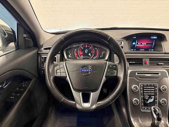 Volvo XC70 11 of 24