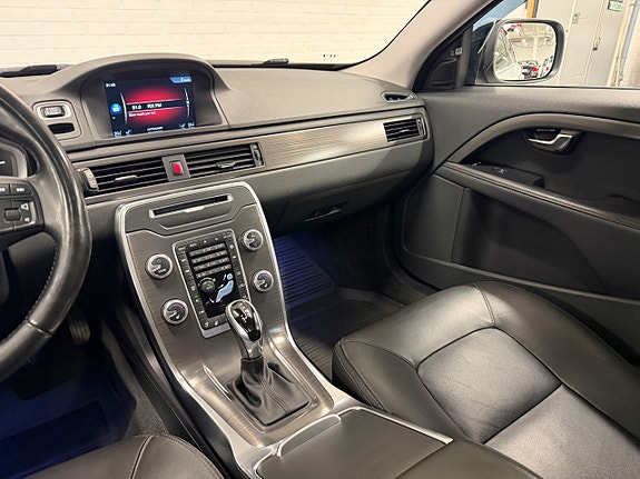 Volvo XC70 12 of 24