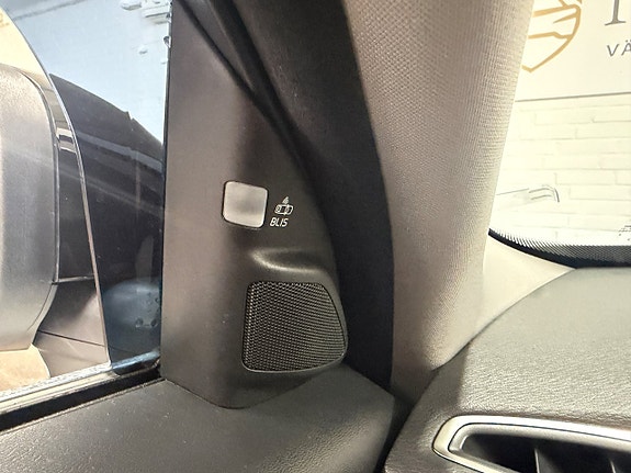 Volvo XC70 23 of 24