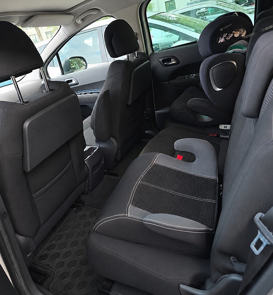 Peugeot 5008 3 of 4