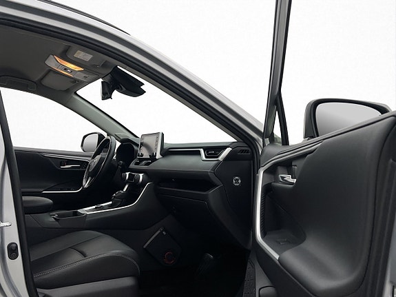 Toyota RAV4 12 of 28