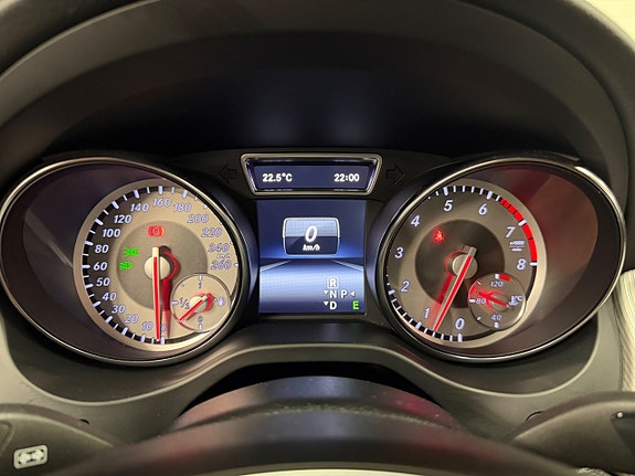 Mercedes-Benz CLA200 14 of 16