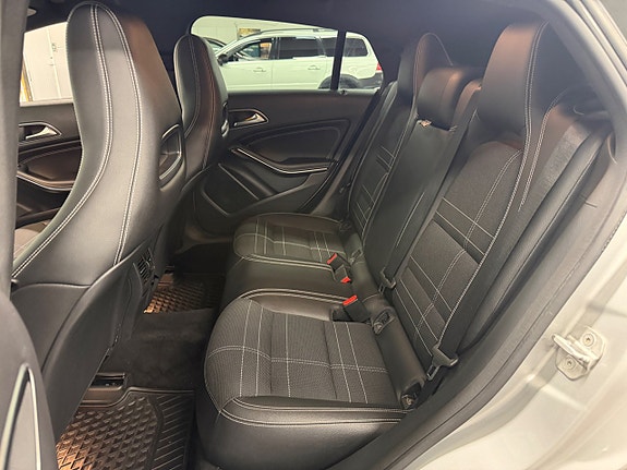Mercedes-Benz CLA200 8 of 16