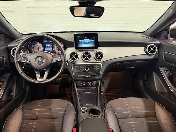 Mercedes-Benz CLA200 9 of 16