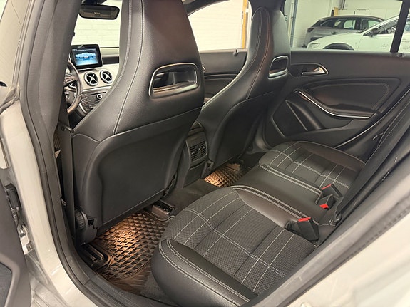 Mercedes-Benz CLA200 7 of 16